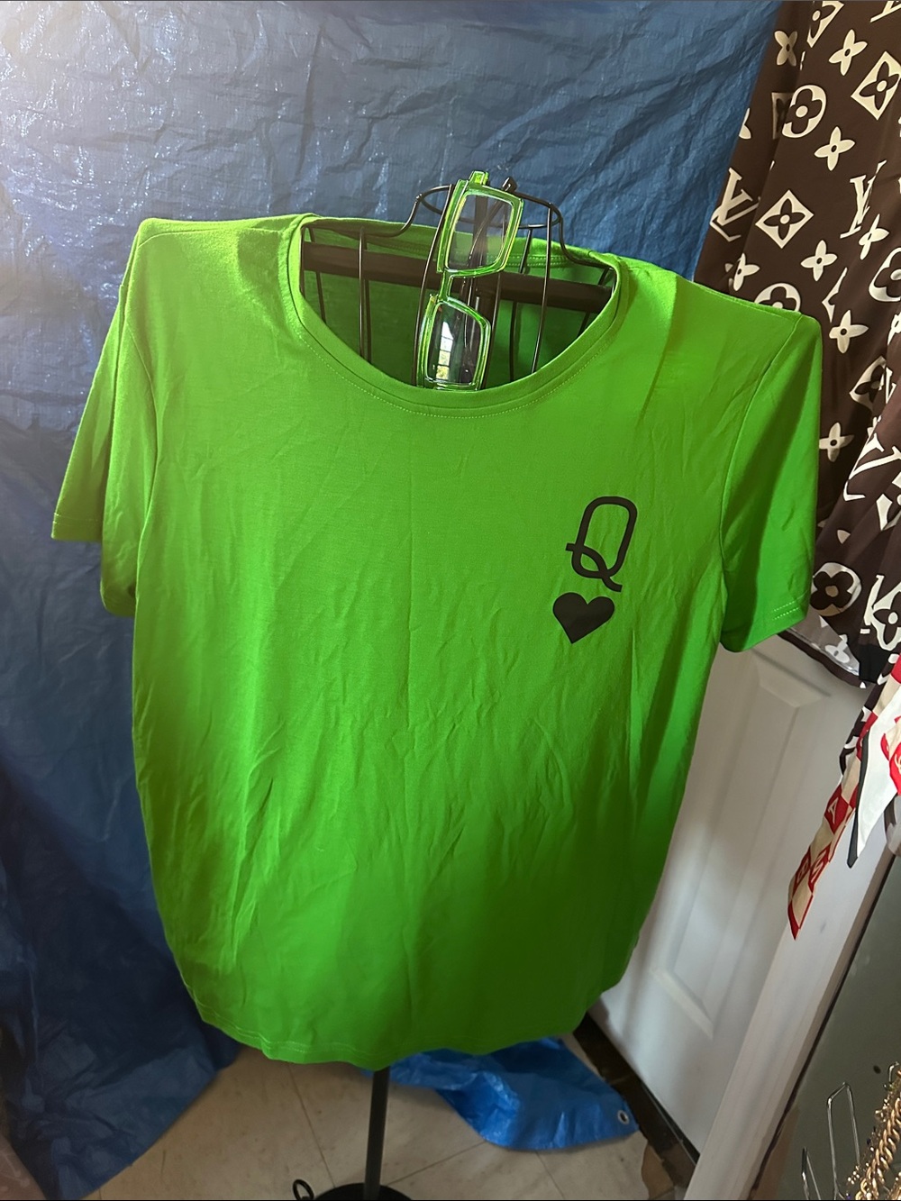 Q Heart Men’s Crew Neck T-Shirt in Bright Green